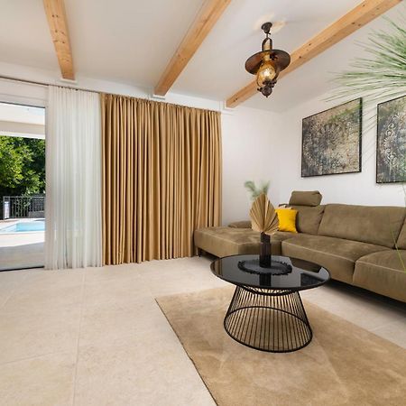 קרק Villa Pafran With Heated Pool Krk מראה חיצוני תמונה