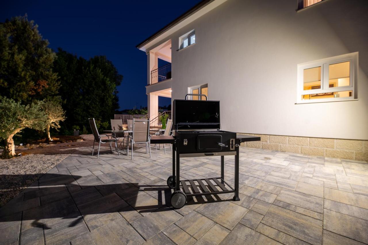קרק Villa Pafran With Heated Pool Krk מראה חיצוני תמונה