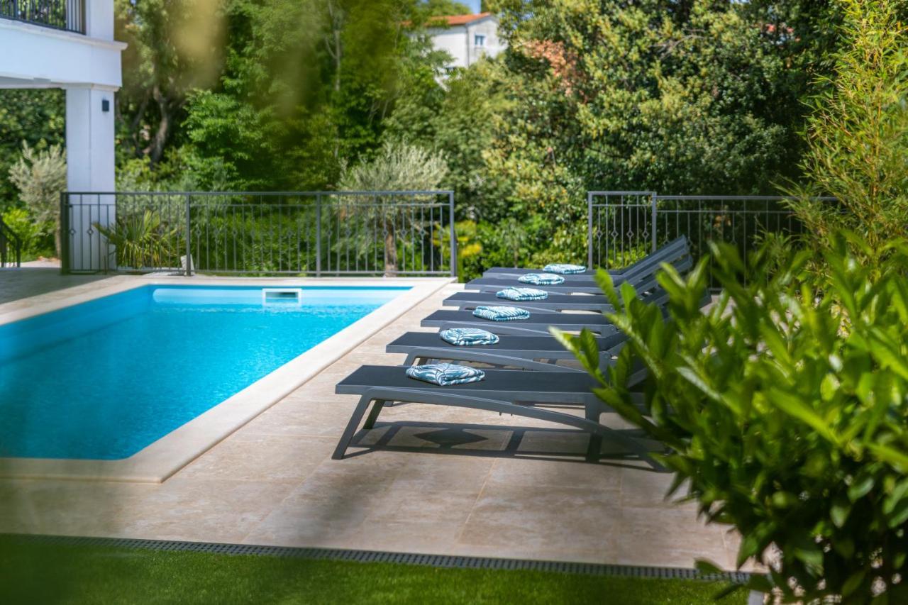 קרק Villa Pafran With Heated Pool Krk מראה חיצוני תמונה