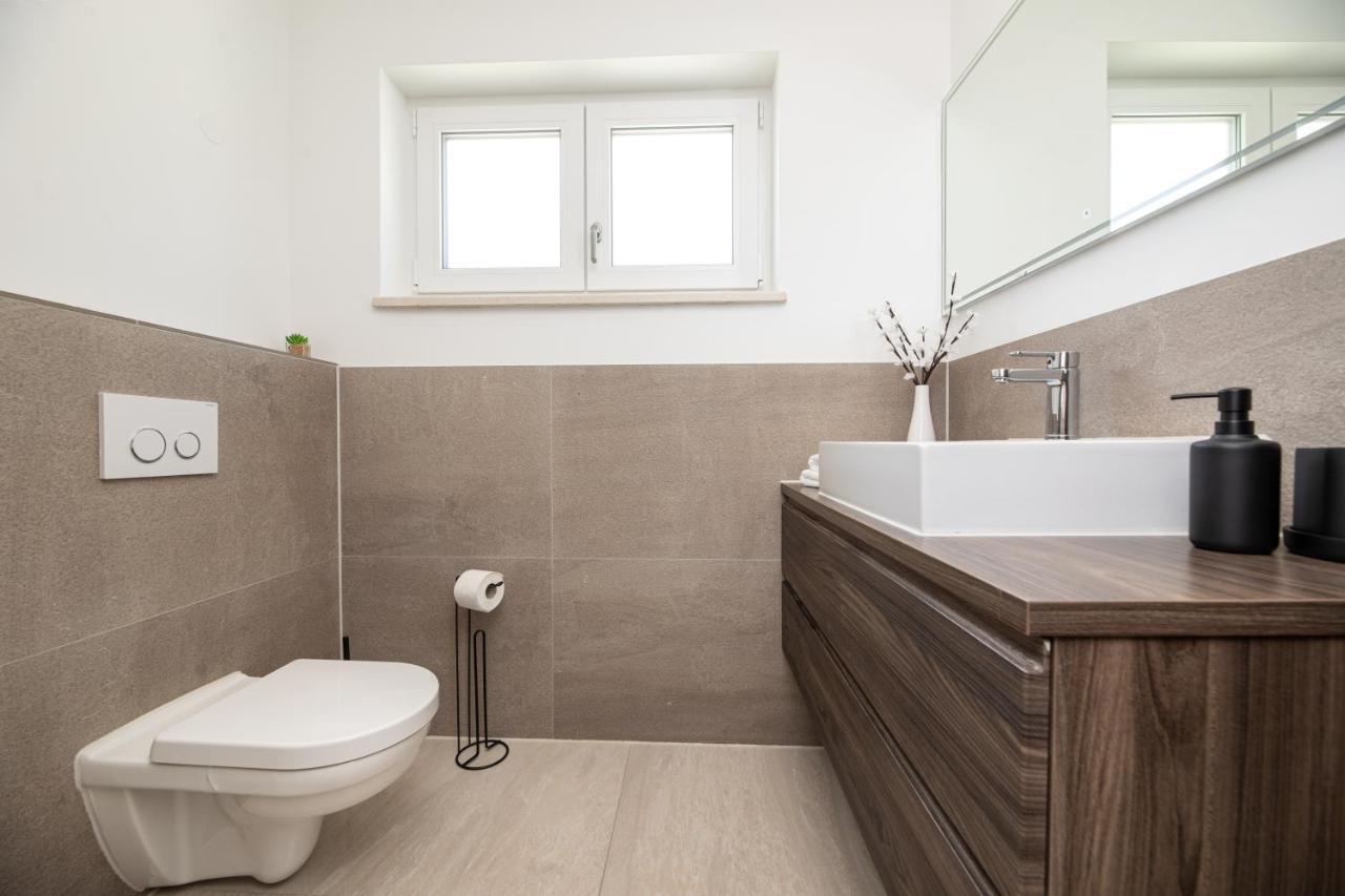 קרק Villa Pafran With Heated Pool Krk מראה חיצוני תמונה
